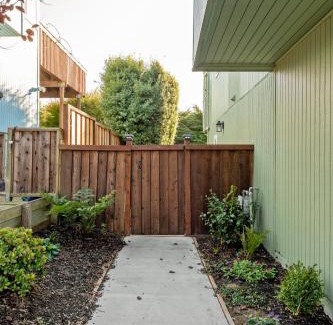 Moss Beach Apartment | Luxury Spa Retreat Guest House with Ocean View