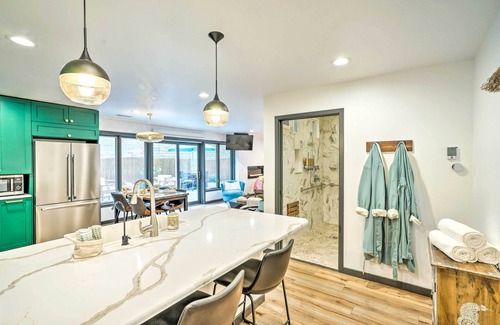 Hastings Apartment | Luxury Spa Retreat: Private Courtyard & More!