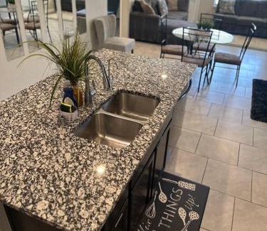 Clodine House | Luxury & spacious 3 bedroom house with Jacuzzi