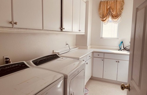 Pacific Highlands Ranch House | Luxury Spacious House 5 Bd,5 1/2 Bath