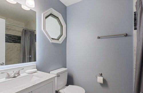 Prince George House | Luxury Stay! 15 min away from Fort Gregg-Adams.