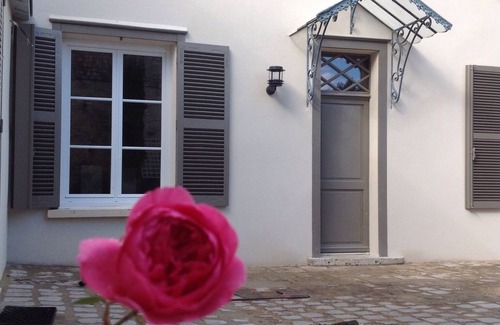 Chartres Apartment | Luxury studio in the center of Chartres with parking