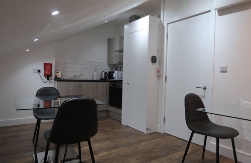 Ealing Apartment | Luxury Studio Retreat
