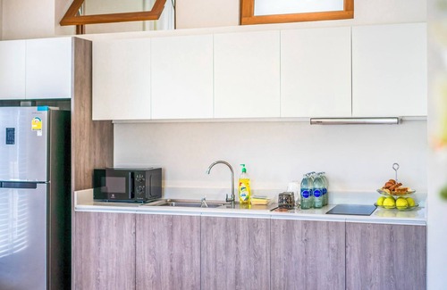Ban Pong Apartment | Luxury Suite at 5-Star Scenic Resort & Escape