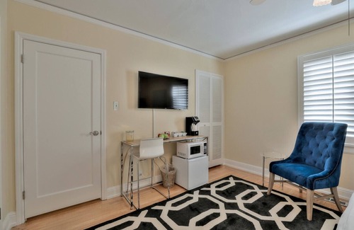 Burlingame Hills House | Luxury Suite minutes from SFO Airport -Self Check-IN