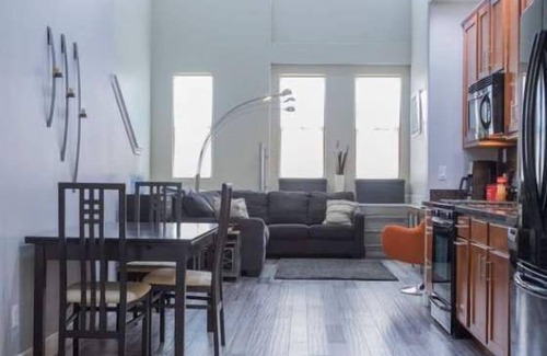 Riverside House | Luxury Tempe rental walk to downtown & amenities!