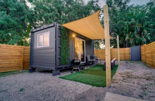 Vero Beach Apartment | Luxury Tiny Container Home 2mi to Beach Private