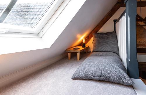 Stamford Apartment | Luxury town centre loft apartment in converted Granary