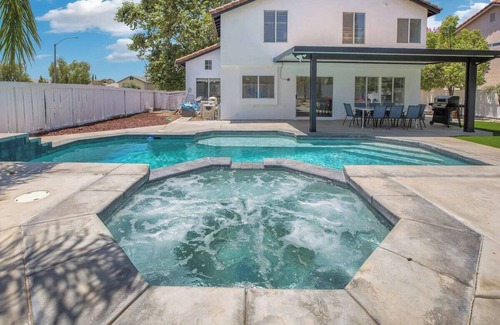 Riverside House | Luxury Tropical Modern Villa Pool/Jacuzzi & Game Room!