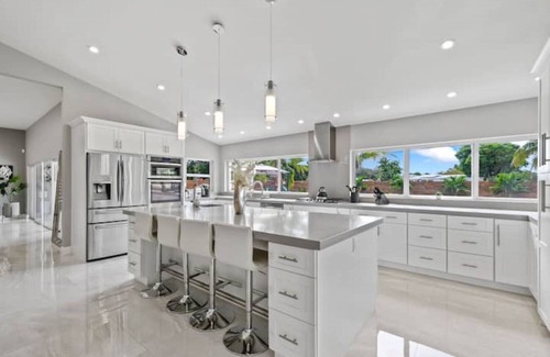 Lake Clarke Shores House | Luxury Unique Property 4-3 - Entire House - Heated Pool - Lg Yard
