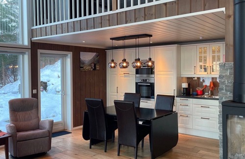Kvinnherad House | Luxury vacation home in Norway on the fjord, incl. 9.9 hp motorboat, 4 bedrooms!