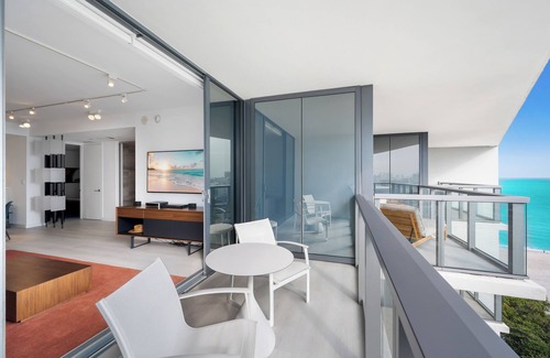 City Center Condo | Luxury Vacation Rentals in South Beach by LRMB