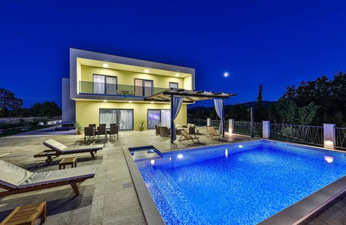 Primorski Dolac House | Luxury Vila Elena