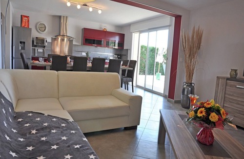 Saint-Victor-de-Malcap Villa | Luxury villa with private pool