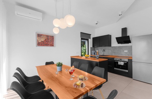 Vabriga Villa | Luxury Villa Abstracta with Pool