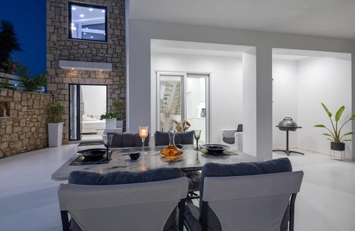 Skinaria Villa | Luxury Villa 'Dion' near Beach with Sea View, Private Pool, Terraces, Balconies & Wi-Fi