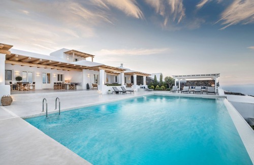 Imerovigli Villa | Luxury Villa in Imerovigli. 8 Bedrooms, accommodates 16 guests. Offers privacy.