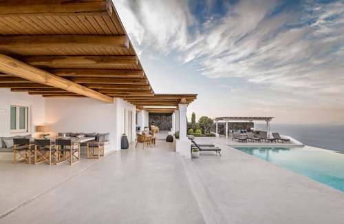 Imerovigli Villa | Luxury Villa in Imerovigli. 8 Bedrooms, accommodates 16 guests. Offers privacy.