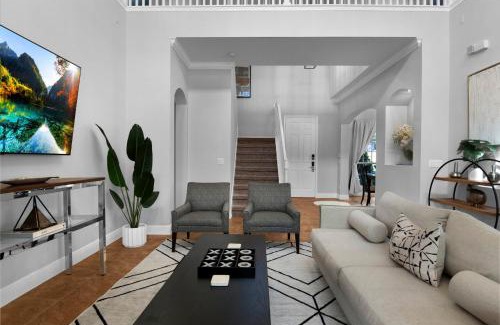Reunion Villa | Luxury Villa In Reunion PRIVATE Heated Pool with SPA 12 MI to Disney