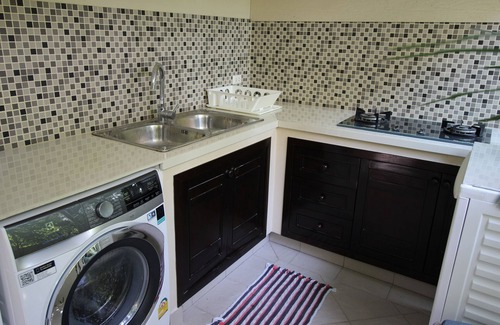 Rawai Villa | Luxury Villa, Large Private Pool, 2 Bedrooms 2 Bathrooms, 6/7 P Near Beaches.