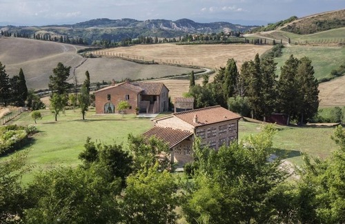 Castelfalfi Villa | Luxury villa rental in Tuscany Italy for 6 people