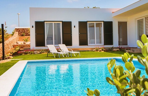 Coves Noves Villa | LUXURY VILLA WITH AWESOME SEA VIEWS