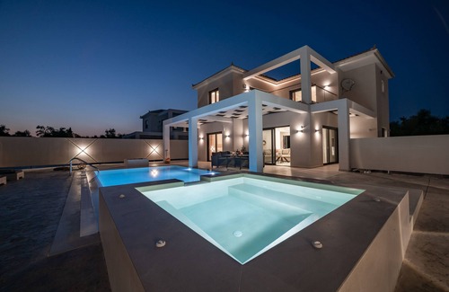 Vanato Villa | Luxury villas with private pool and jacuzzi.