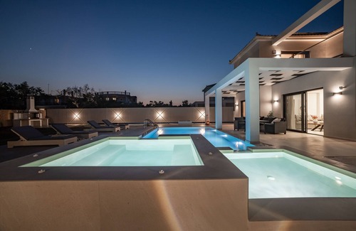 Vanato Villa | Luxury villas with private pool and jacuzzi.