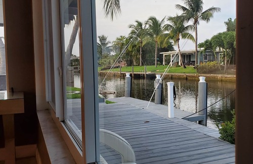 Imperial Point House | Luxury Waterfront Vacation Home! Heated Pool and Hot tub/Jacuzzi,5min to Beach