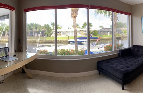 Imperial Point House | Luxury Waterfront Vacation Home! Heated Pool and Hot tub/Jacuzzi,5min to Beach