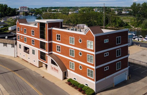 Saint Joseph Apartment | Luxury Waterfront Condo