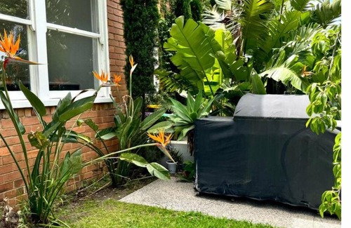 Melbourne House | Luxury Williamstown Beach Side Stay