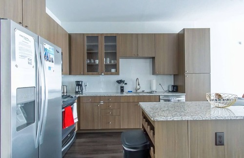 Richardson Apartment | Luxury1BR King Suite | Pool, Parking & Fitness Cen