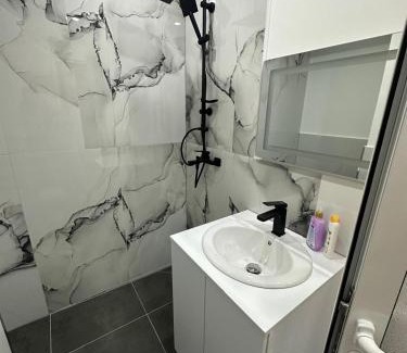 Kruje Hotel | Luz de Sol Rooms