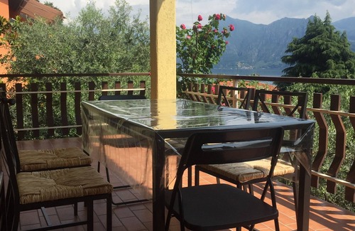 Tavernola Apartment | ✨Luz House✨ Lake of Iseo