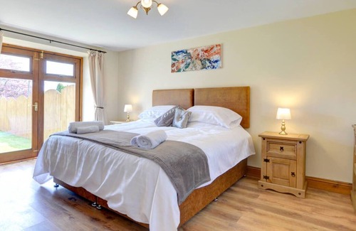 Saint Clears House | Lych Gate Cottage in Carmarthen
