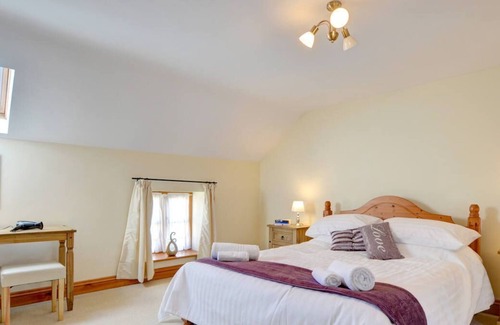 Saint Clears House | Lych Gate Cottage in Carmarthen