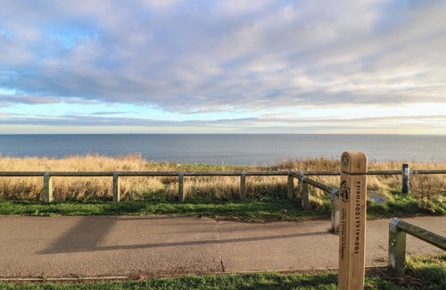 Seaham Cottage | LYNDASFARNE ROOM, pet friendly in Murton, County Durham