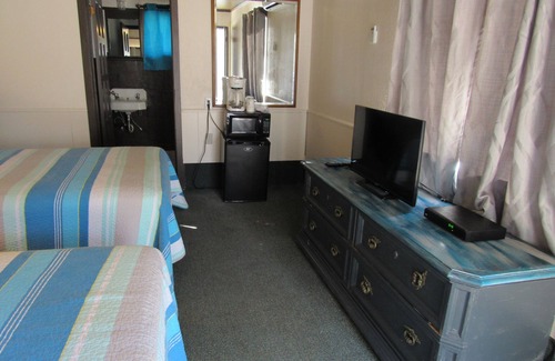 Almo Hotel | Lynnhurst Resort Motel #6 - Dog Friendly - Jet ski Rentals on Site