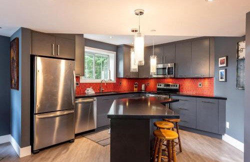 Blueberry Hill Apartment | Lynx 204 by Outpost Whistler