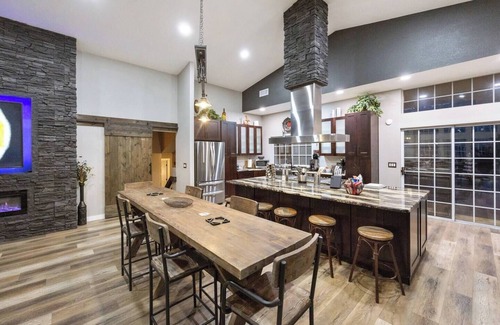 Lynx Mountain View Estates House | Lynx Lake Luxe Vacation Rental Wrapped in Modern Elegance | 6-BR House , Prescott | Sleeps 22 Hot Tub Game Rm EV Charger Horse Stalls