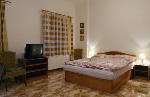 Hostinne Hotel | Městský Hotel Dorinka