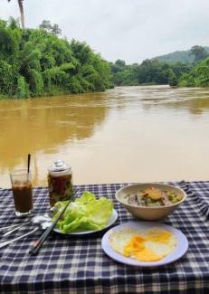 Nam Cat Tien Hotel | Mỏ Vẹt Guesthouse Riverside