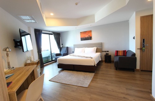Nuea Mueang Hotel | M Grand Hotel Roiet