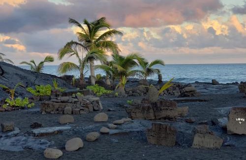 Kalapana Bed & Breakfast | Ma'ukele Lodge