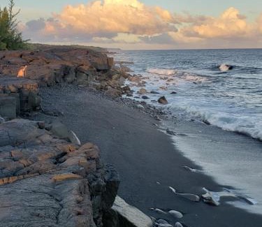 Kalapana Bed & Breakfast | Ma'ukele Lodge