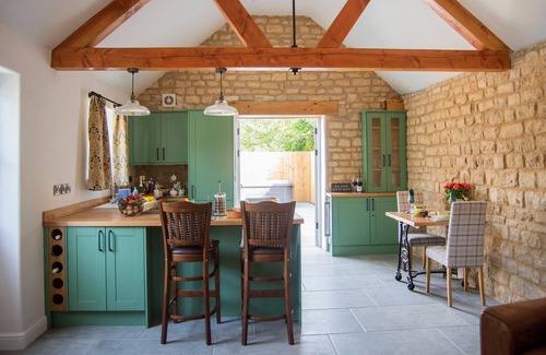 Kirkby Green House | MABEL'S COTTAGE, romantic, with hot tub in Metheringham