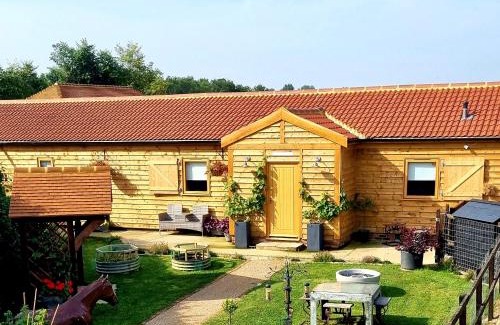 Sudbury House | Mac Shack Cottage - Uk32376