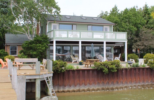 Holland Cottage | Macatawa Lake Side Cottage by State Park and Bike Trails