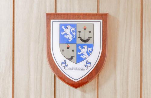 Taynuilt House | MacDougall Apartment